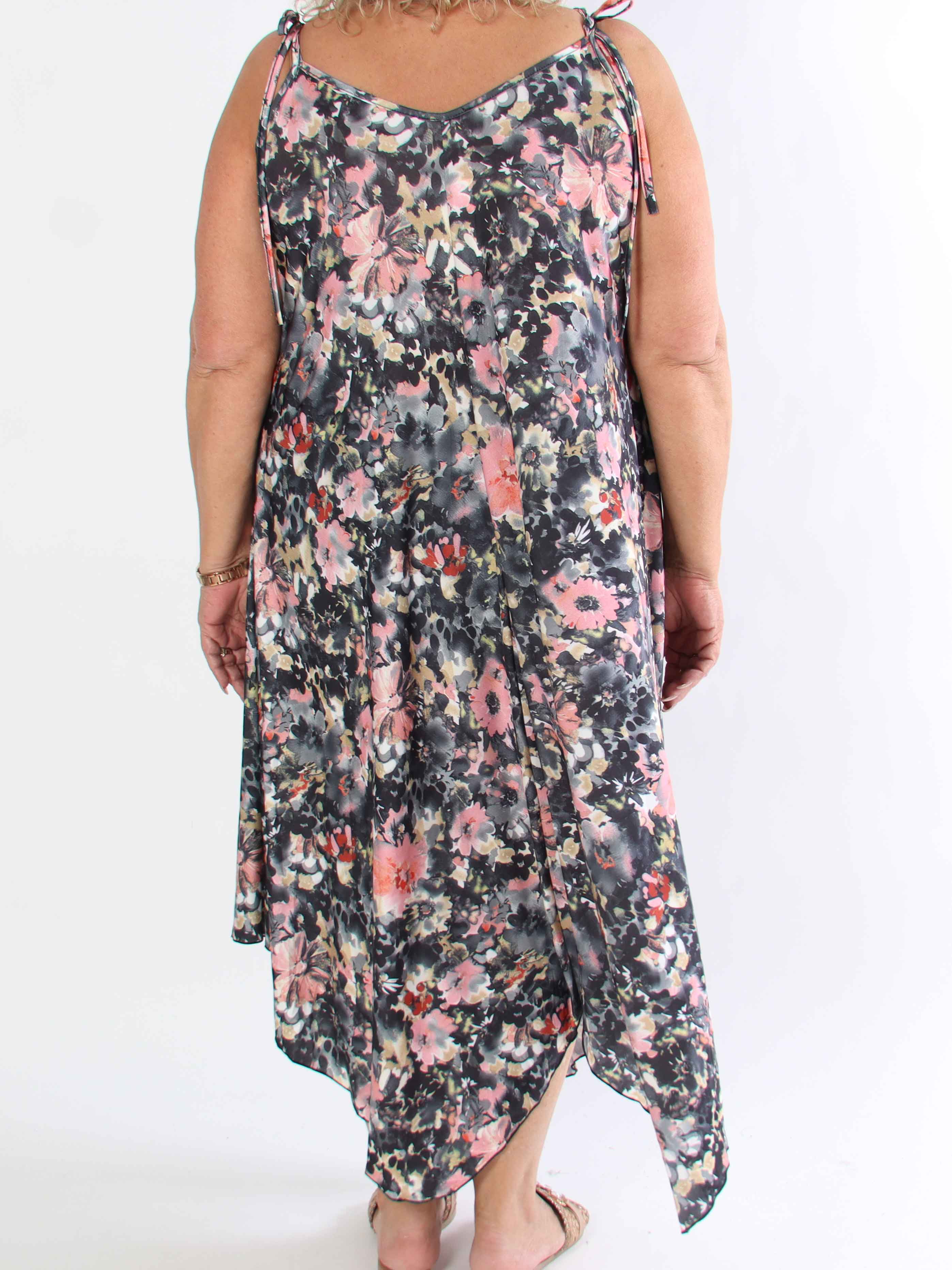 Maisie Flower - Plus size klänning i elastisk ty i blomstermönster